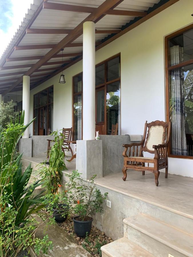 Hotel The Dale Mirissa Exterior foto